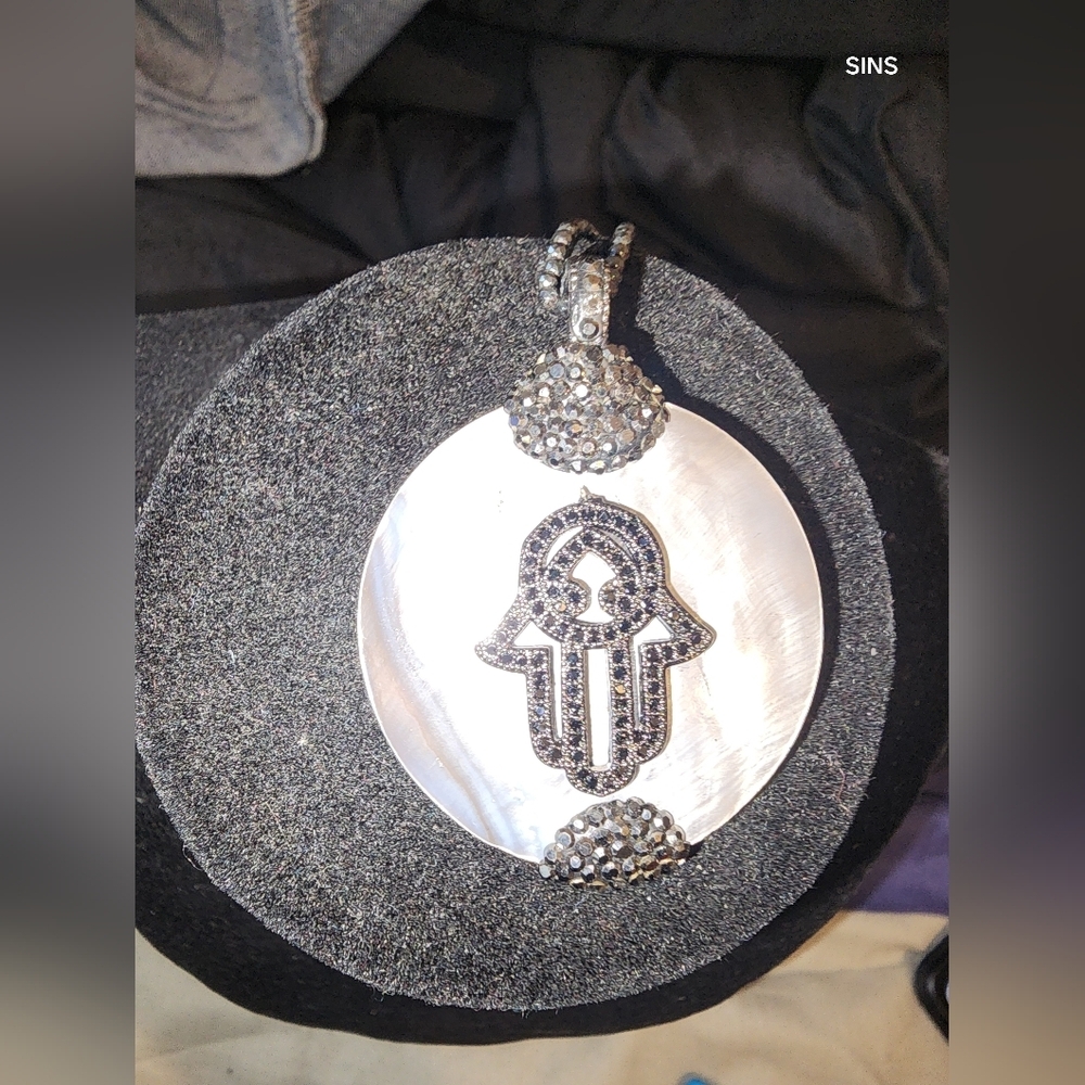 Hamsa Pendant Necklace Black Crystals - Picture 2 of 4